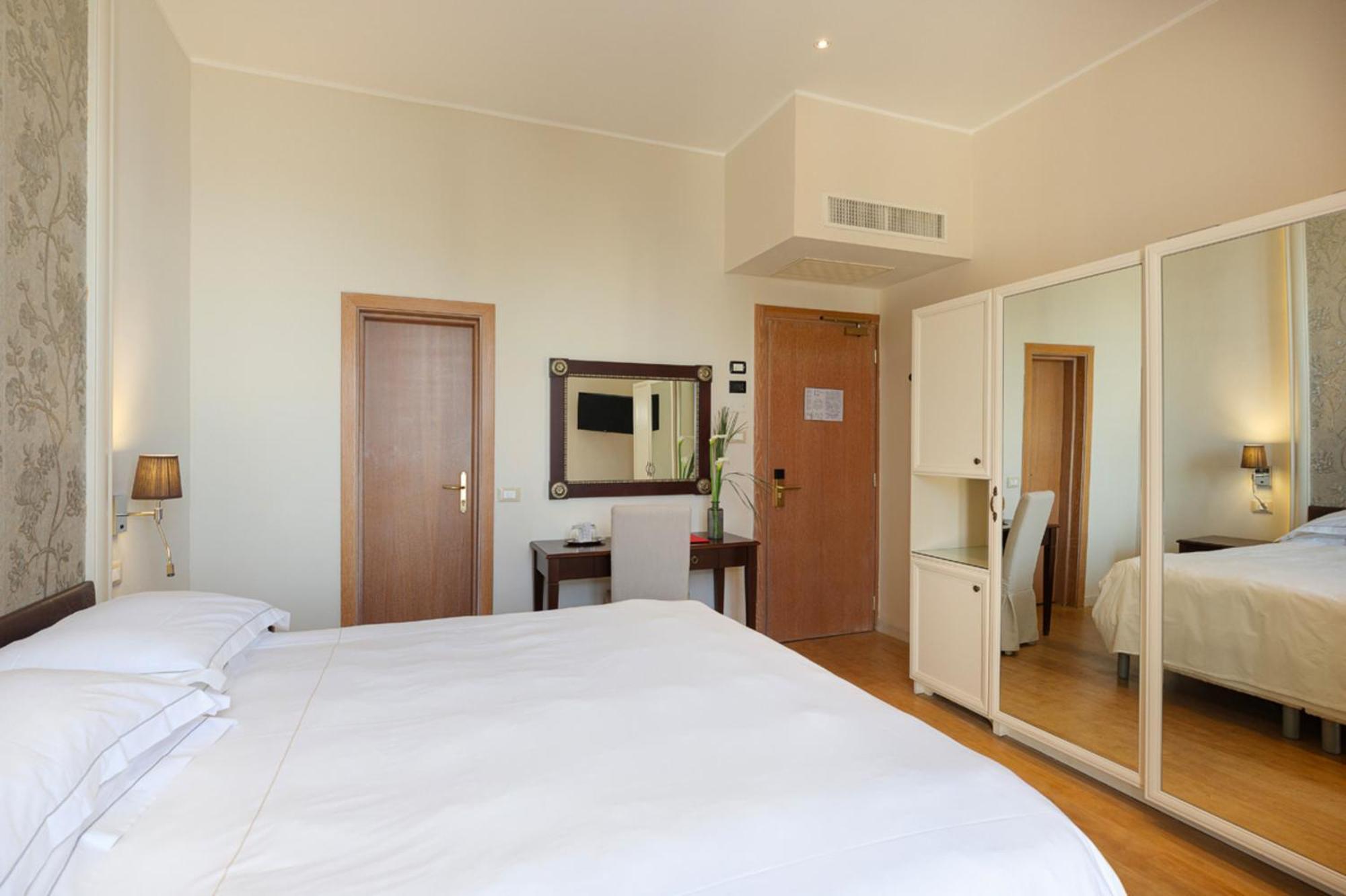 Grand Hotel Mediterranee Αλάσιο Εξωτερικό φωτογραφία