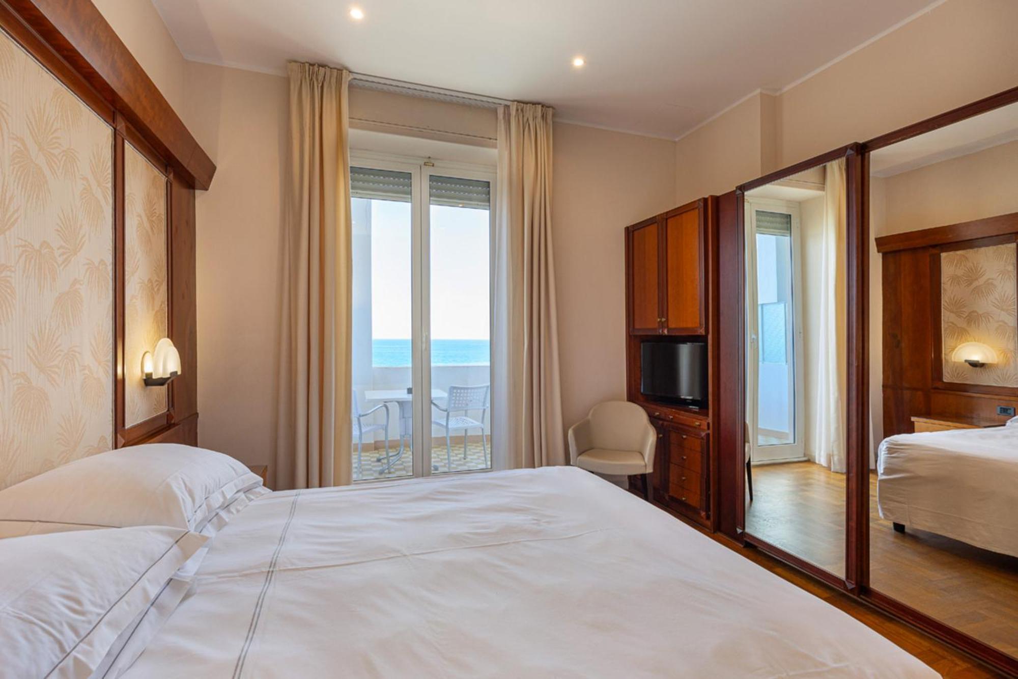 Grand Hotel Mediterranee Αλάσιο Εξωτερικό φωτογραφία