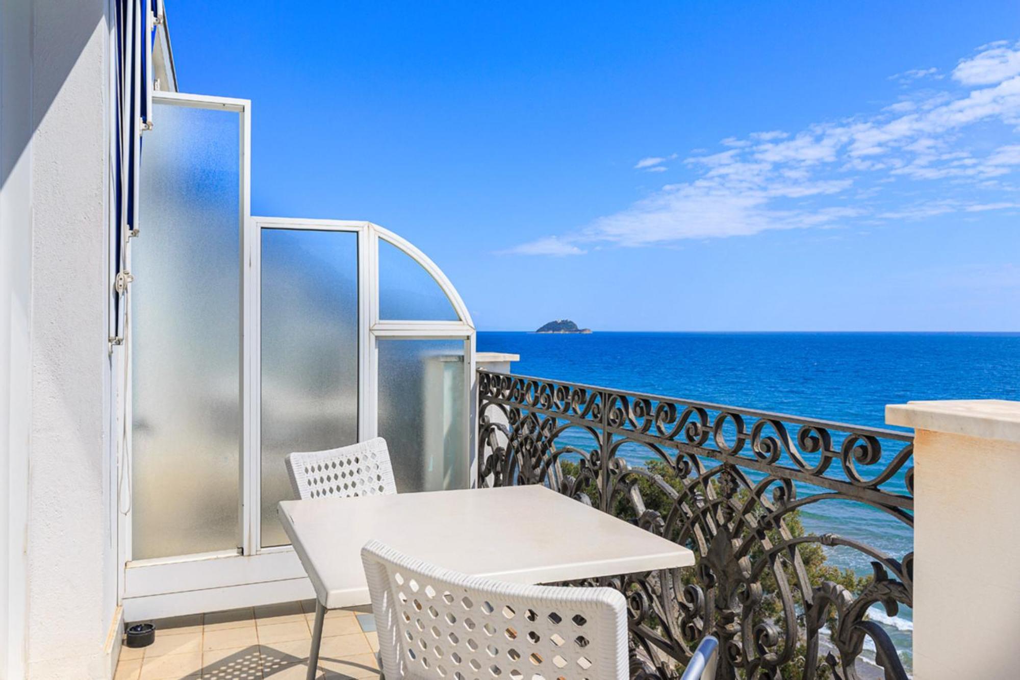 Grand Hotel Mediterranee Αλάσιο Εξωτερικό φωτογραφία
