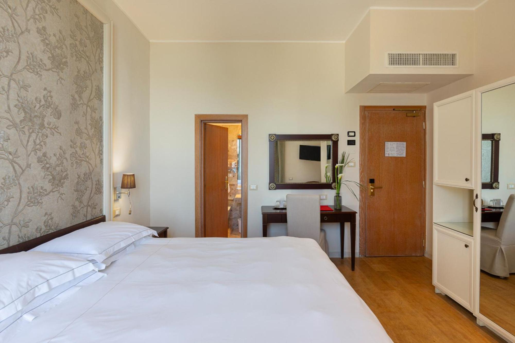Grand Hotel Mediterranee Αλάσιο Εξωτερικό φωτογραφία