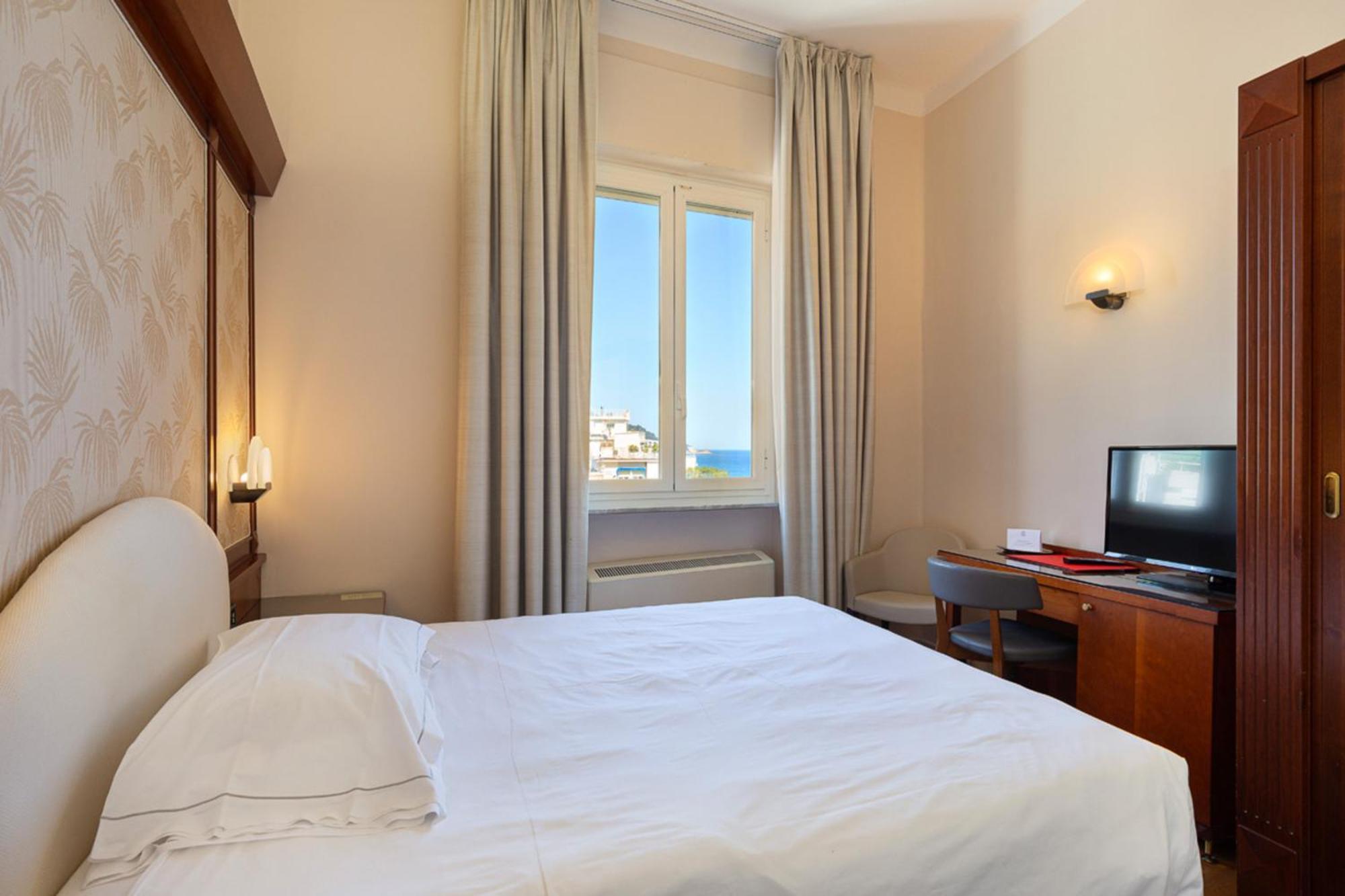 Grand Hotel Mediterranee Αλάσιο Εξωτερικό φωτογραφία