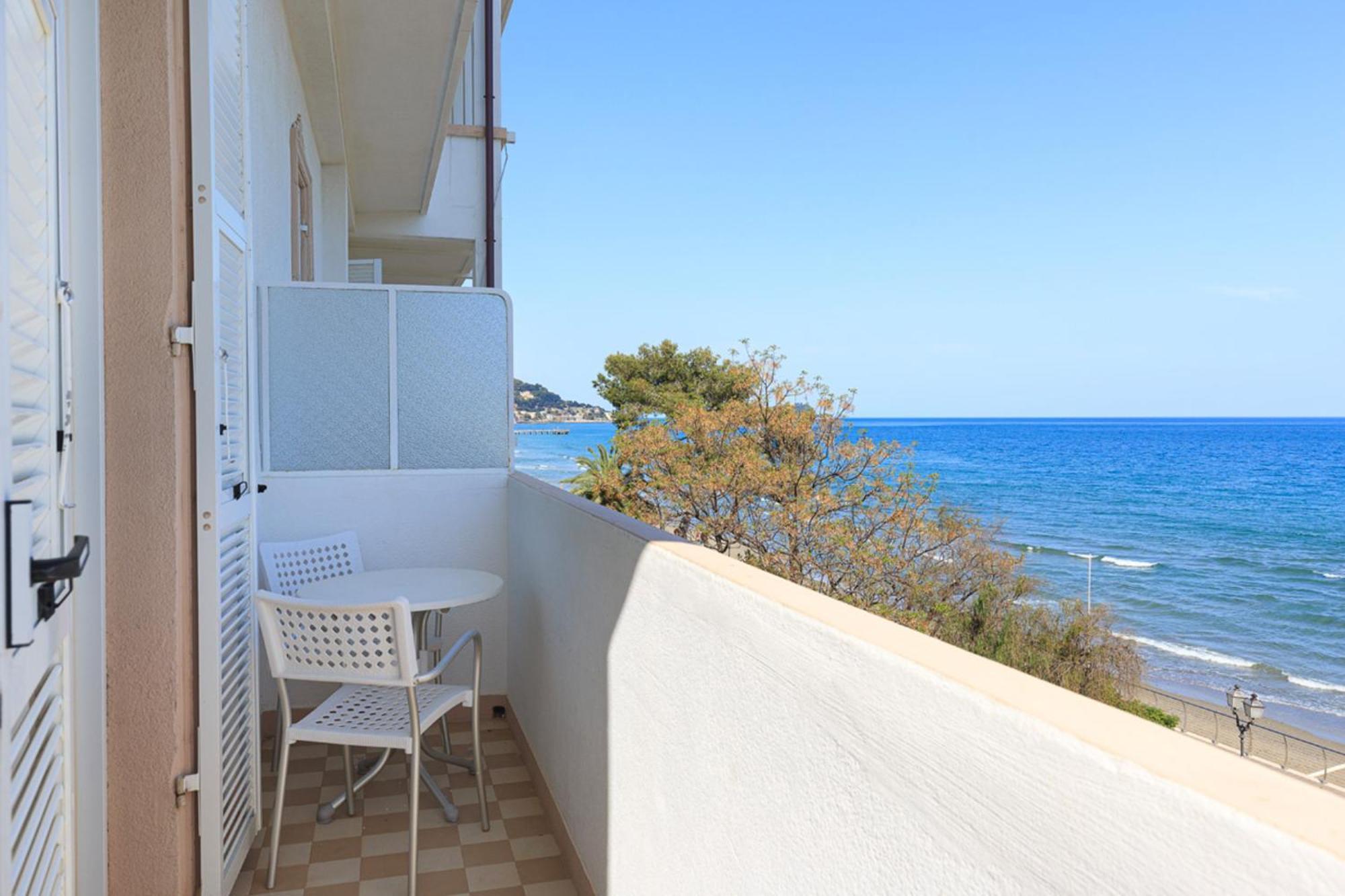 Grand Hotel Mediterranee Αλάσιο Εξωτερικό φωτογραφία