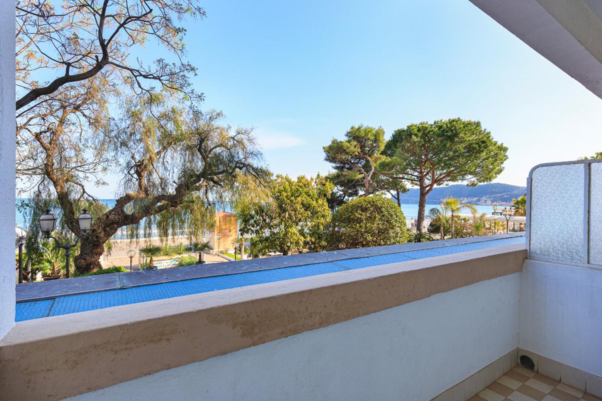 Grand Hotel Mediterranee Αλάσιο Εξωτερικό φωτογραφία